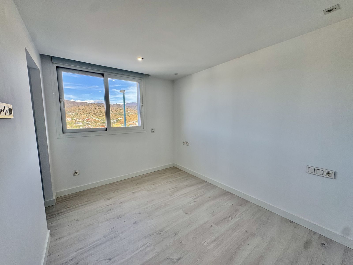 dc3a315f1132c61a97bd37eb2bd89ed9 - 12