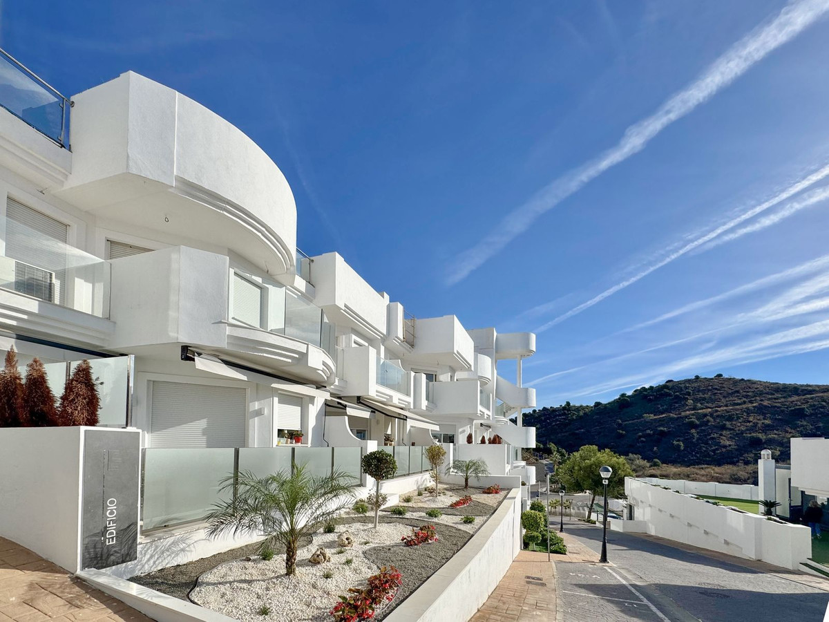 dc3a315f1132c61a97bd37eb2bd89ed9 - 16