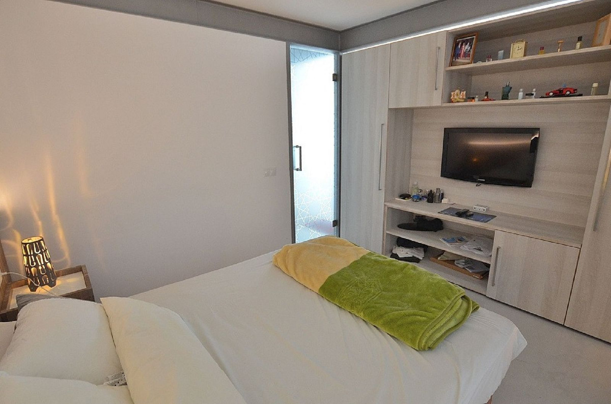 dcd07a7b5dec6bd16d5b73c6c347245e - 13