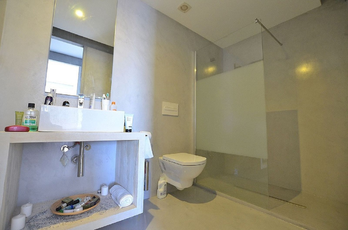 dcd07a7b5dec6bd16d5b73c6c347245e - 14