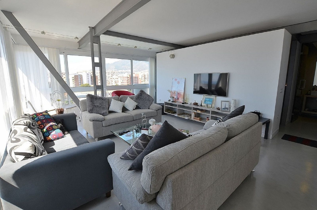 dcd07a7b5dec6bd16d5b73c6c347245e - 16