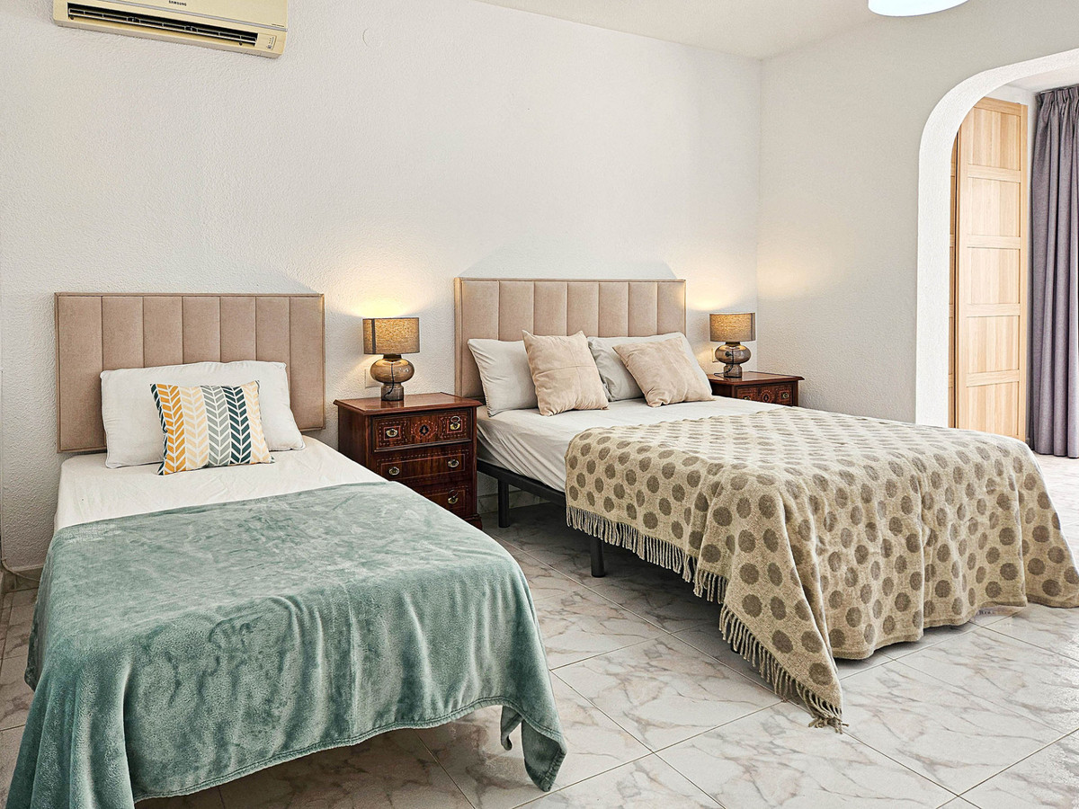 dfe1a1468601f92a9a65a8b783f0184b - 10