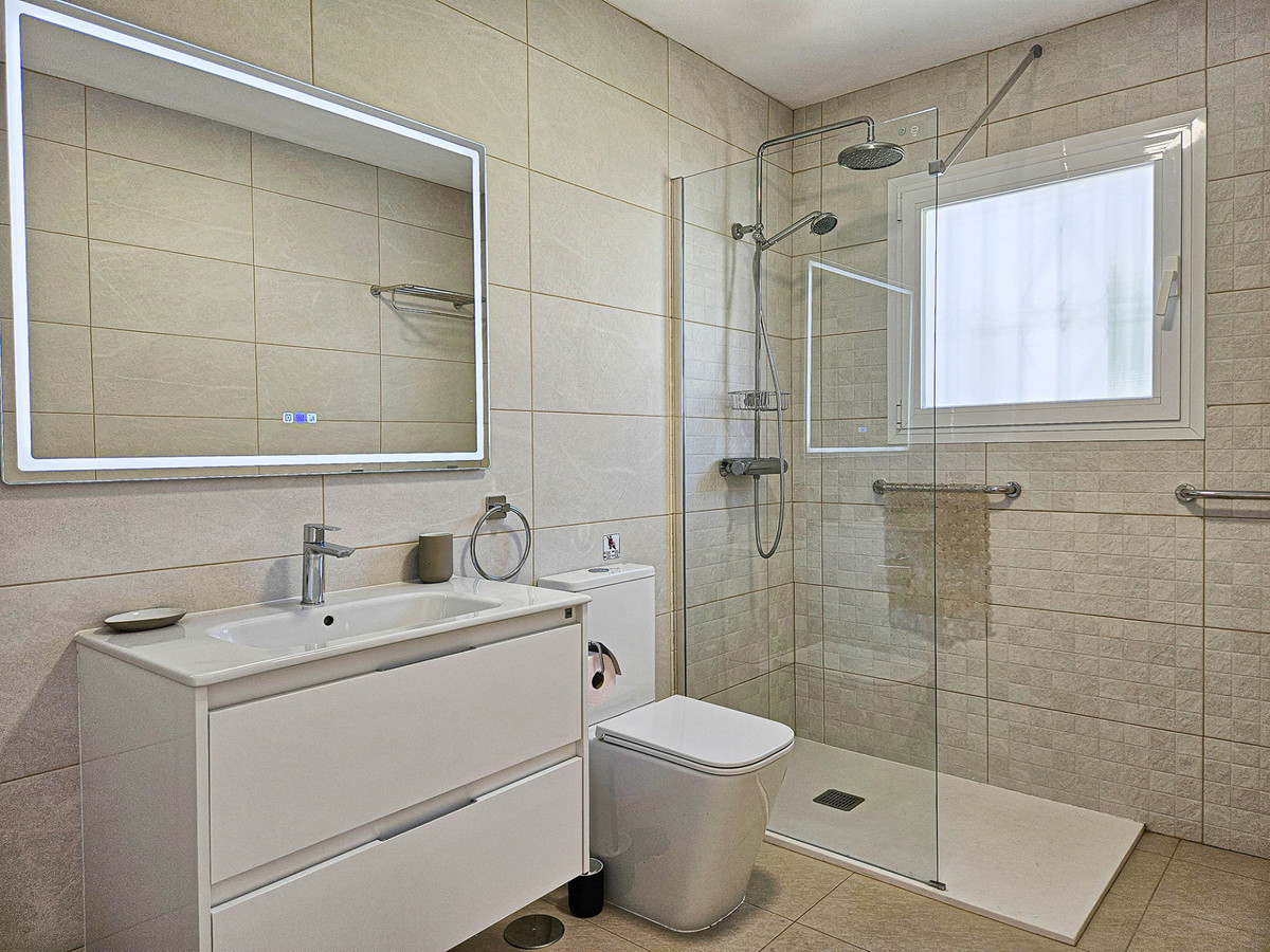 dfe1a1468601f92a9a65a8b783f0184b - 11