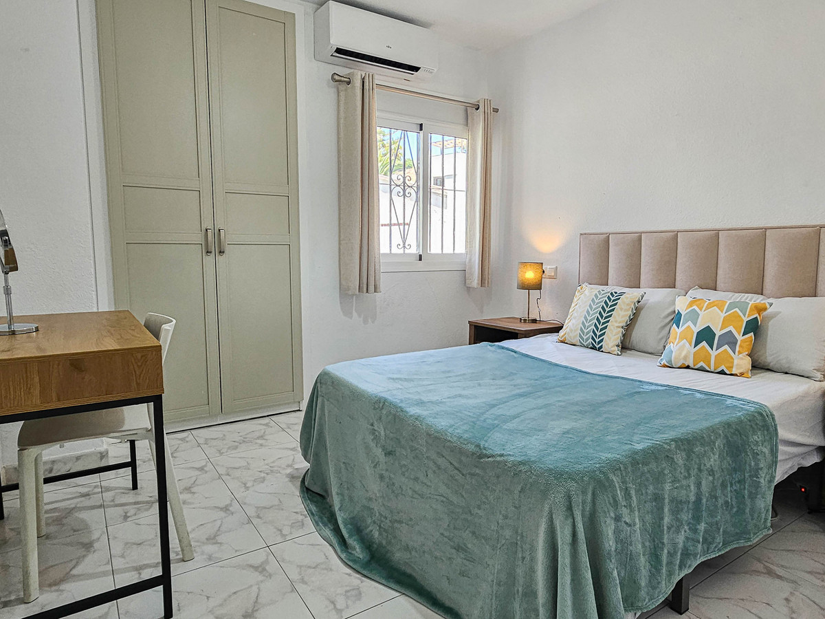 dfe1a1468601f92a9a65a8b783f0184b - 15