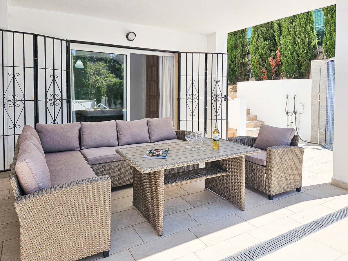 dfe1a1468601f92a9a65a8b783f0184b - 23