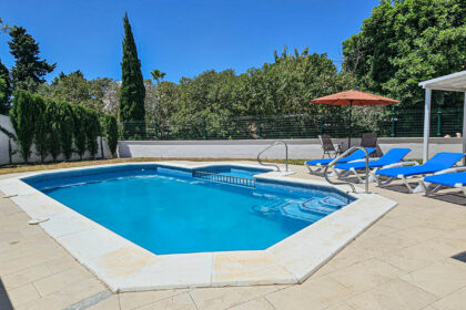 dfe1a1468601f92a9a65a8b783f0184b - 24