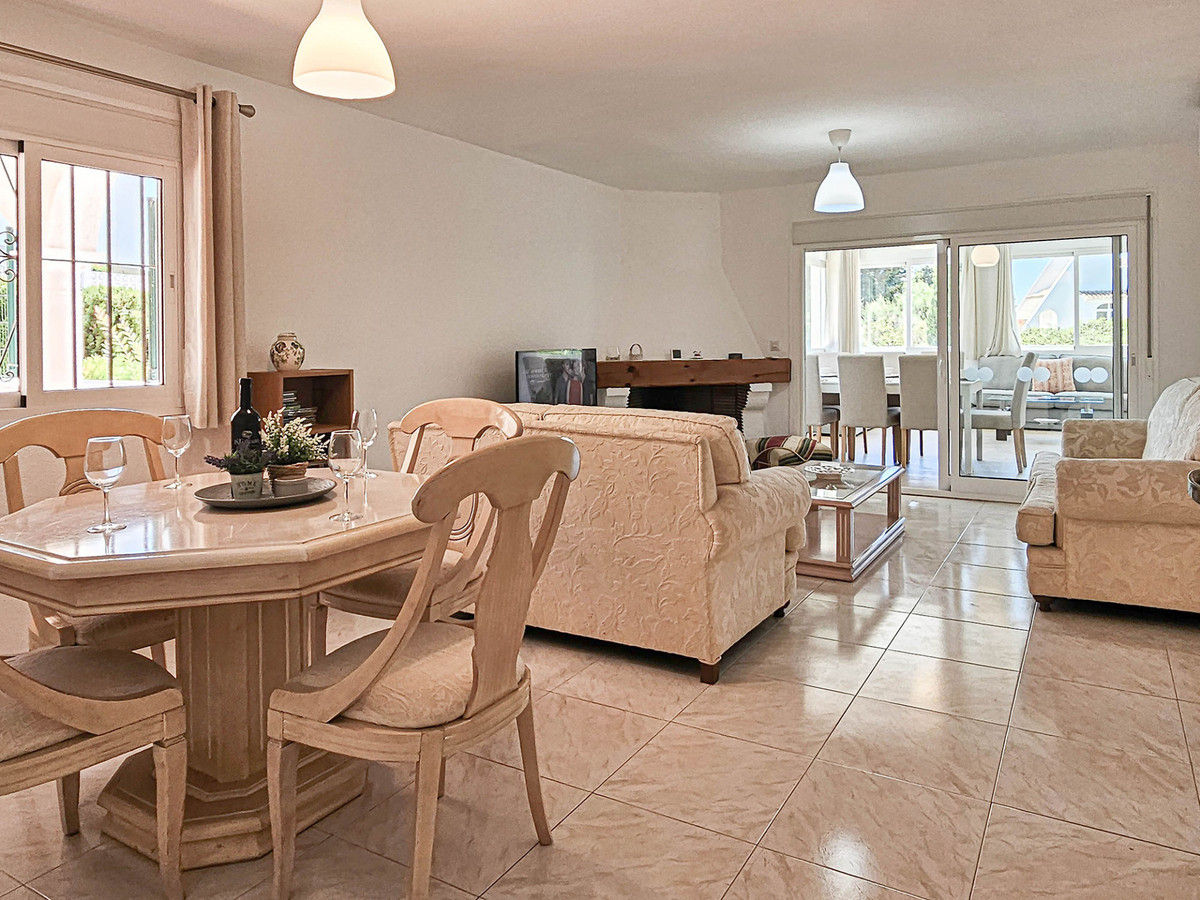 dfe1a1468601f92a9a65a8b783f0184b - 3