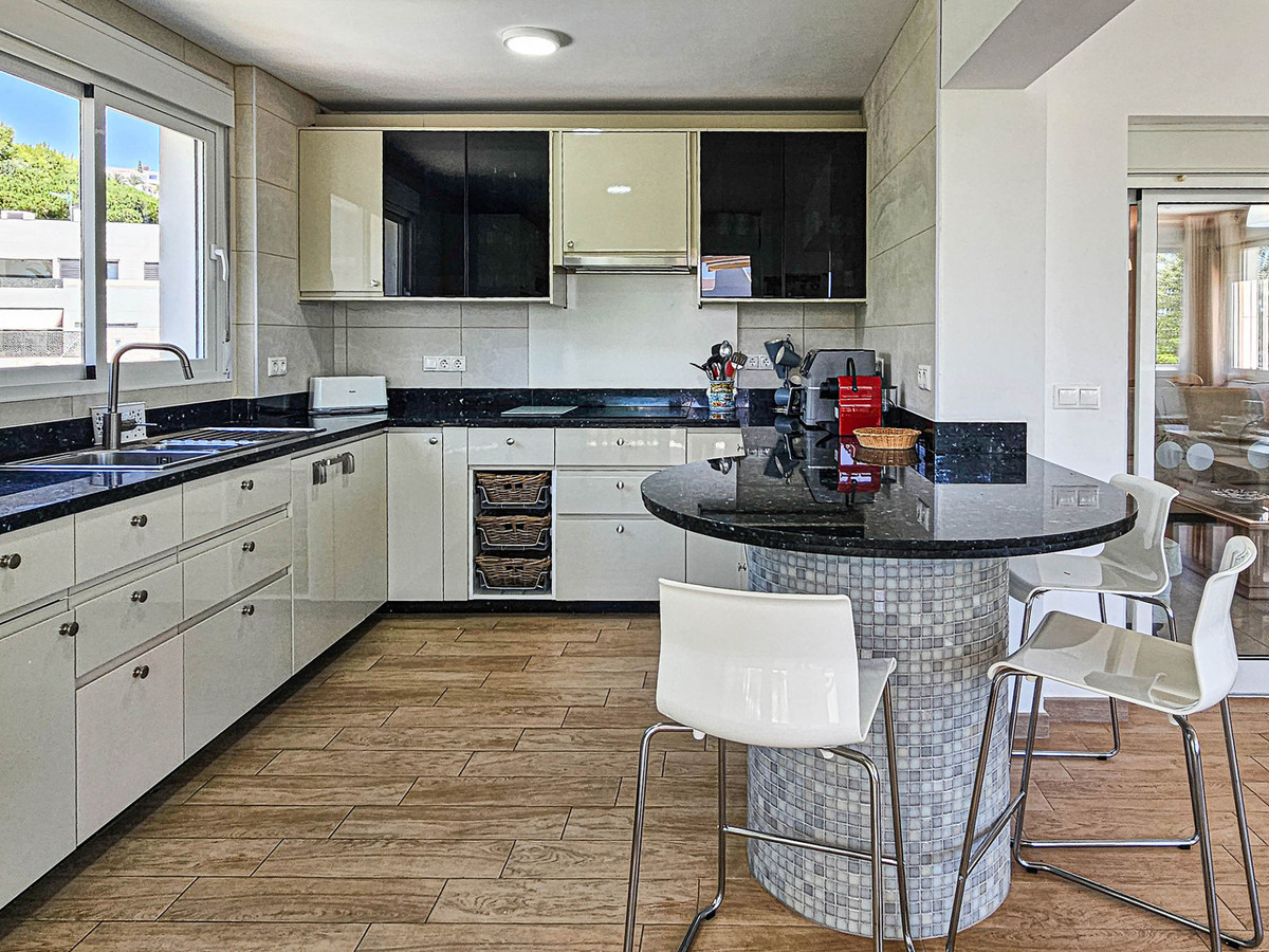 dfe1a1468601f92a9a65a8b783f0184b - 5