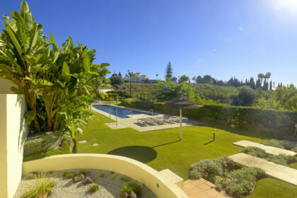 dfe2ba2e0a97fe18961582144068db06 - 13