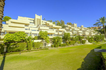 dfe2ba2e0a97fe18961582144068db06 - 18