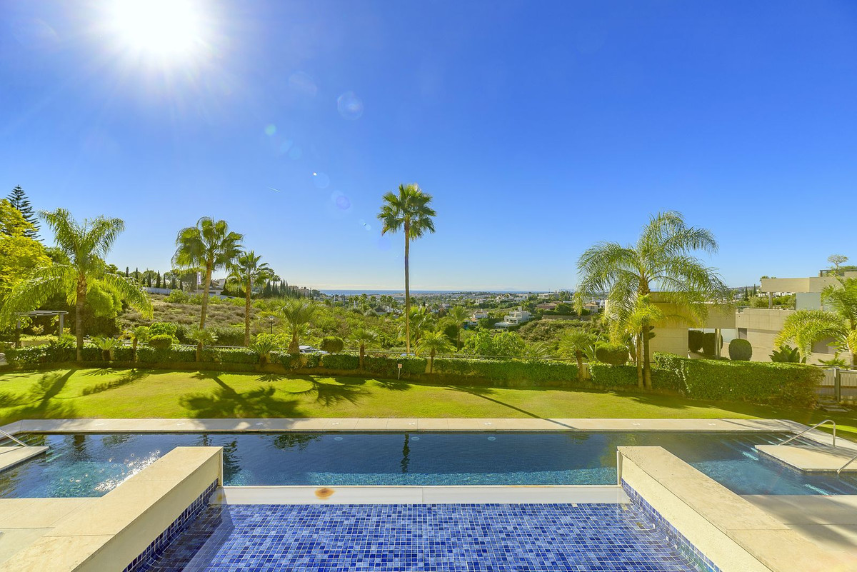 dfe2ba2e0a97fe18961582144068db06 - 22