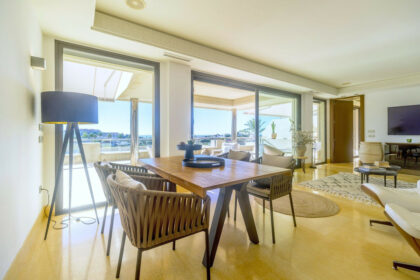 dfe2ba2e0a97fe18961582144068db06 - 3