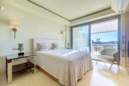 dfe2ba2e0a97fe18961582144068db06 - 9