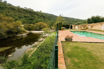 e25007adfe19039e2e43b513ff58614c - 2