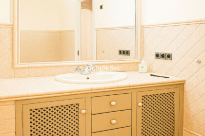 e25007adfe19039e2e43b513ff58614c - 28