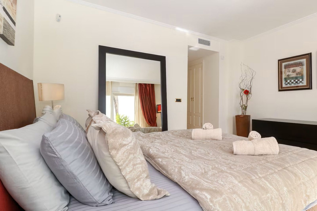 e2a257fb9997b07b4e5837ef0e2e9b5b - 13