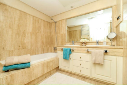 e2a257fb9997b07b4e5837ef0e2e9b5b - 17