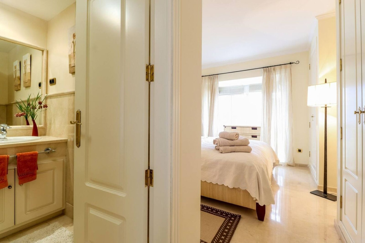 e2a257fb9997b07b4e5837ef0e2e9b5b - 19