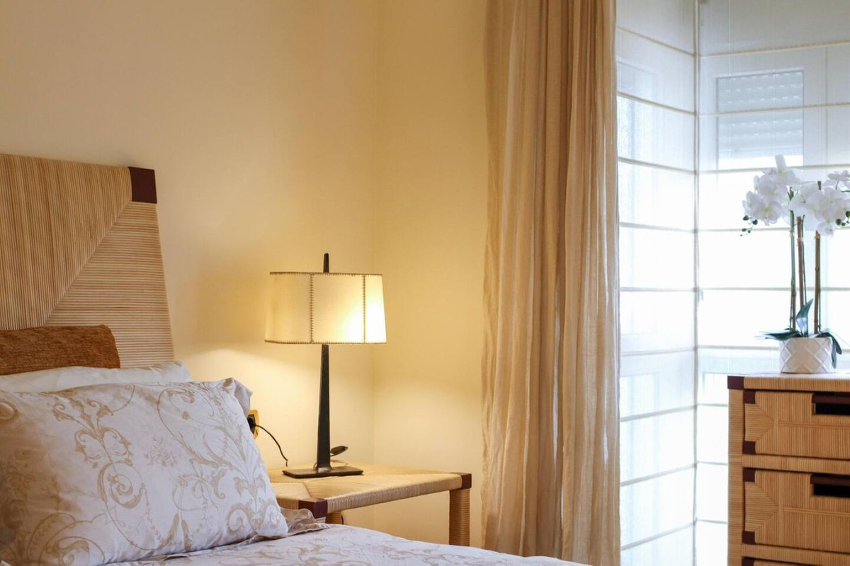 e2a257fb9997b07b4e5837ef0e2e9b5b - 22