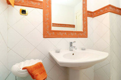 e2a257fb9997b07b4e5837ef0e2e9b5b - 7