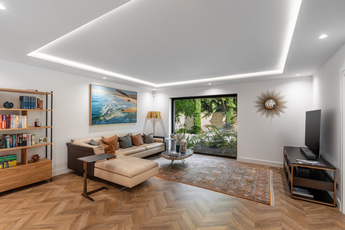 e342cffa0855d92ca900ed389adfd000 - 12