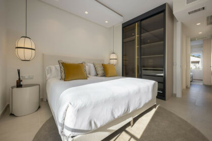 e60056d8355445d45b9749b3c3dd1580 - 19