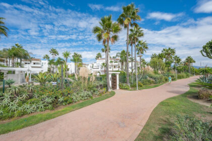 e60056d8355445d45b9749b3c3dd1580 - 28