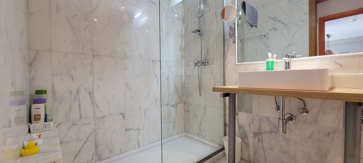 ea2dc75d00c229926332d9cb98912153 - 18