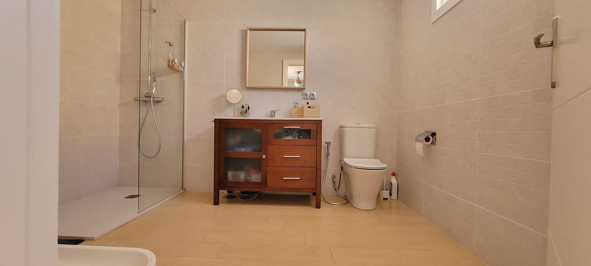 ea2dc75d00c229926332d9cb98912153 - 33