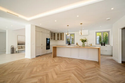 ed866b3a80d82575deefc4349da83ff5 - 11