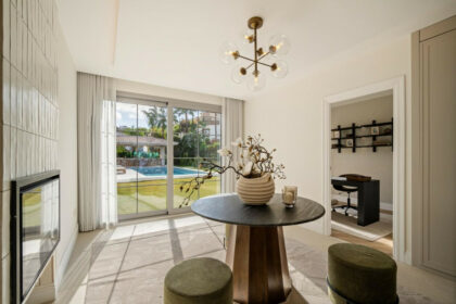 ed866b3a80d82575deefc4349da83ff5 - 12