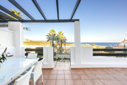 eec93a9fea718a46c74976d2417e3011 - 18