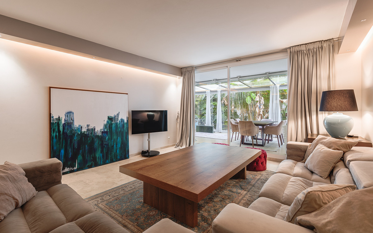 ef4f71c2d3784df43fa51e59267b2fca - 11