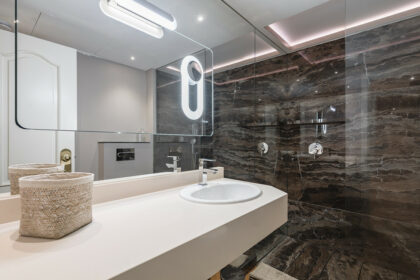 ef4f71c2d3784df43fa51e59267b2fca - 18