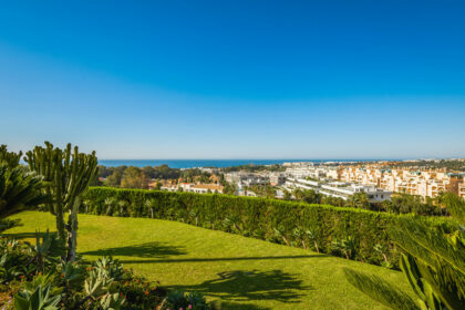 ef4f71c2d3784df43fa51e59267b2fca - 23