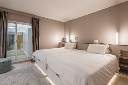 ef4f71c2d3784df43fa51e59267b2fca - 24