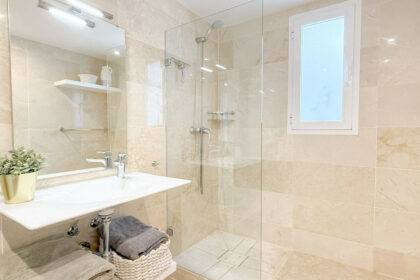 f0e420060b613c8b379fc738728db5c0 - 23