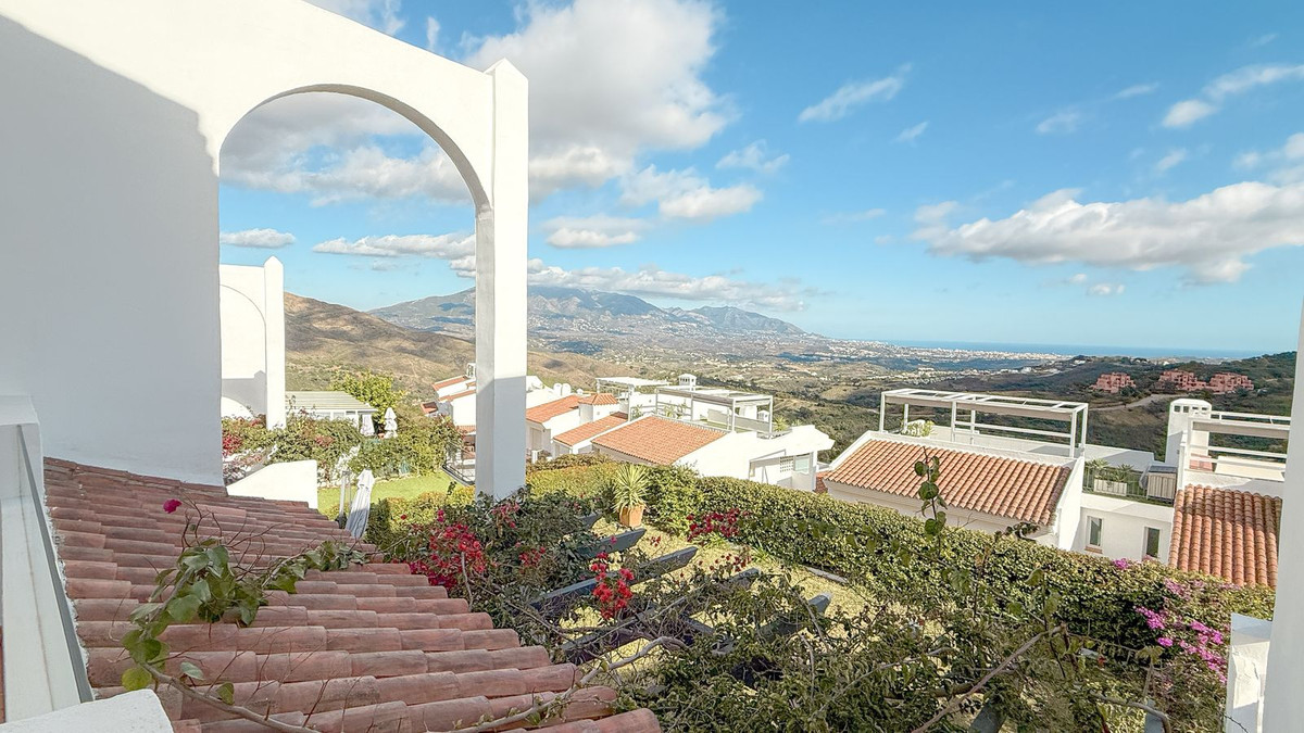 f0e420060b613c8b379fc738728db5c0 - 30