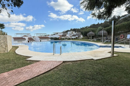 f0e420060b613c8b379fc738728db5c0 - 32