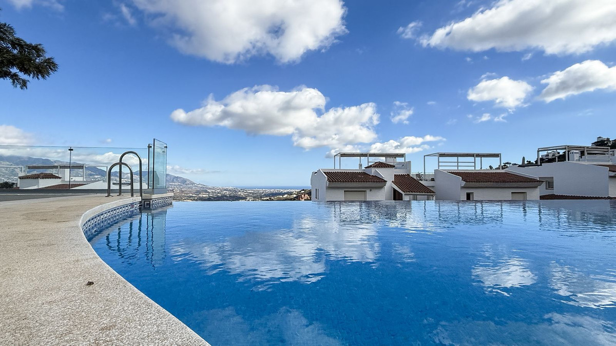 f0e420060b613c8b379fc738728db5c0 - 33