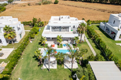 f0f7516e913935cb7bb47d99b0787985 - 52