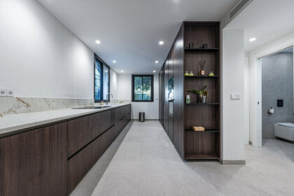 f1f51b4cf16615916cf01590de985d25 - 18