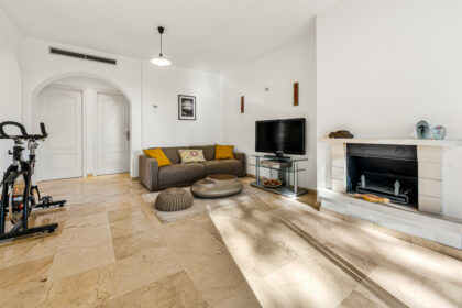 f22f9ed1b1aec655b4c8bca4afdd3239 - 9