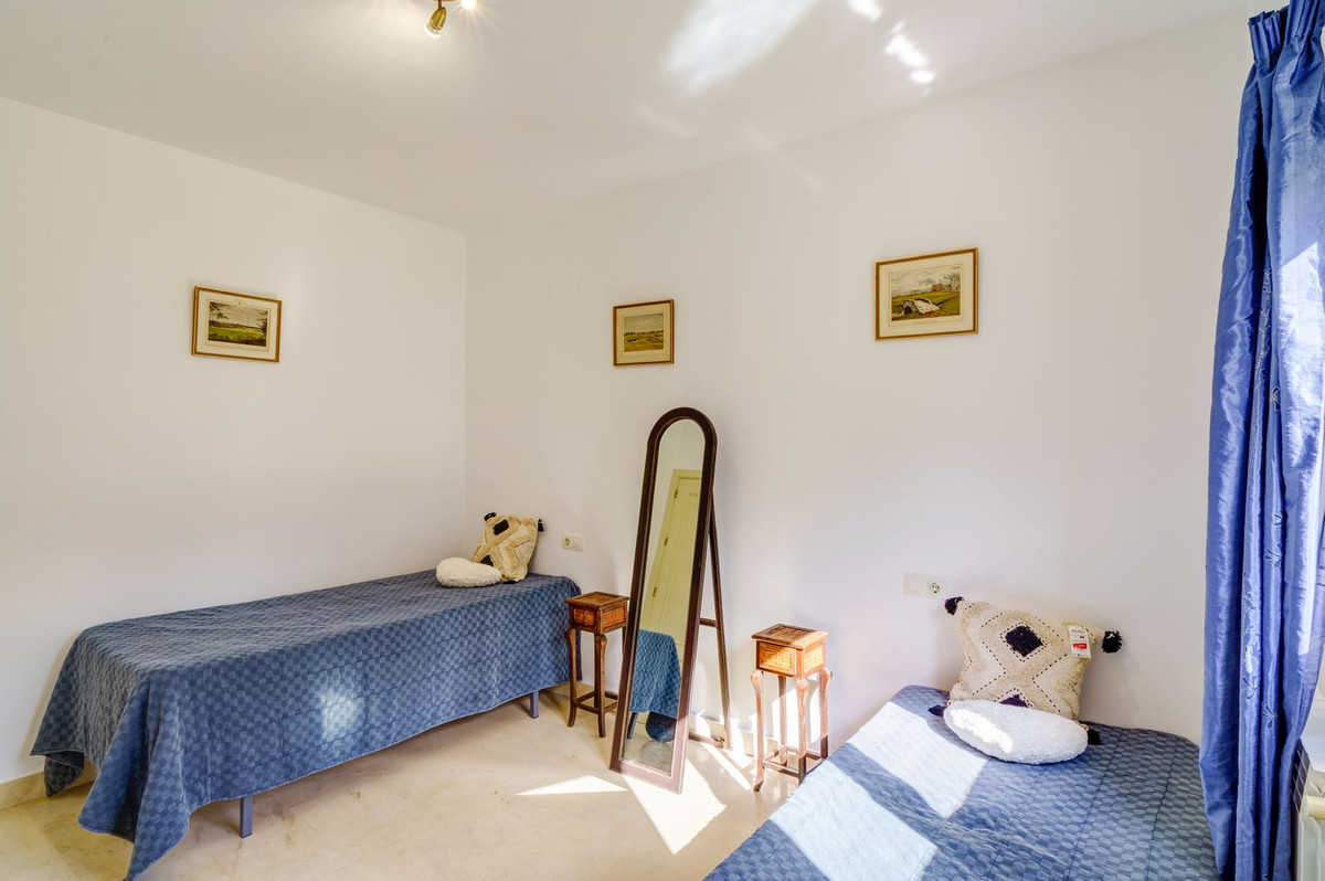 f3b91dd32de32f3ff481c095bf2cbcd4 - 10