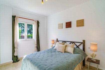 f3b91dd32de32f3ff481c095bf2cbcd4 - 12