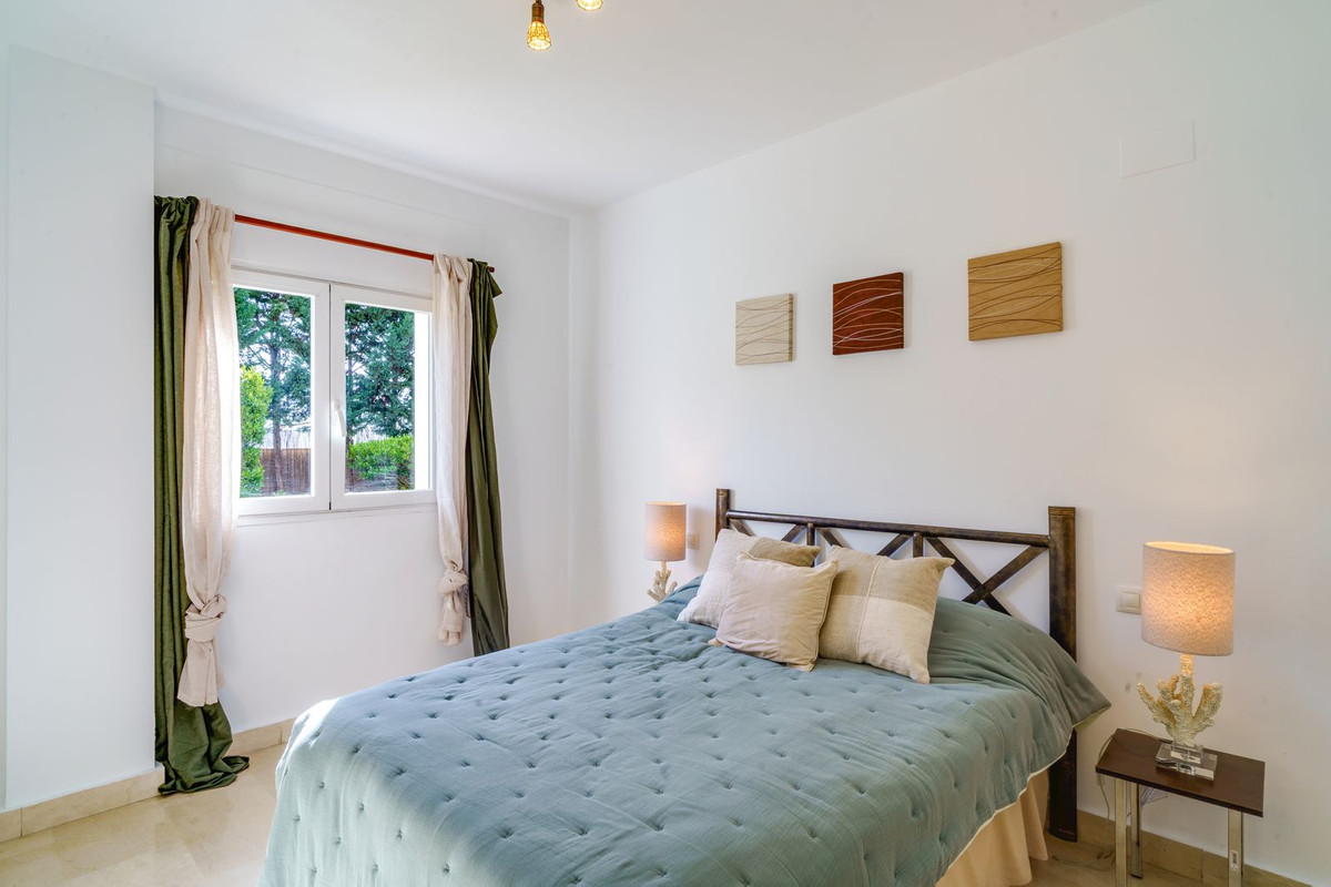 f3b91dd32de32f3ff481c095bf2cbcd4 - 12