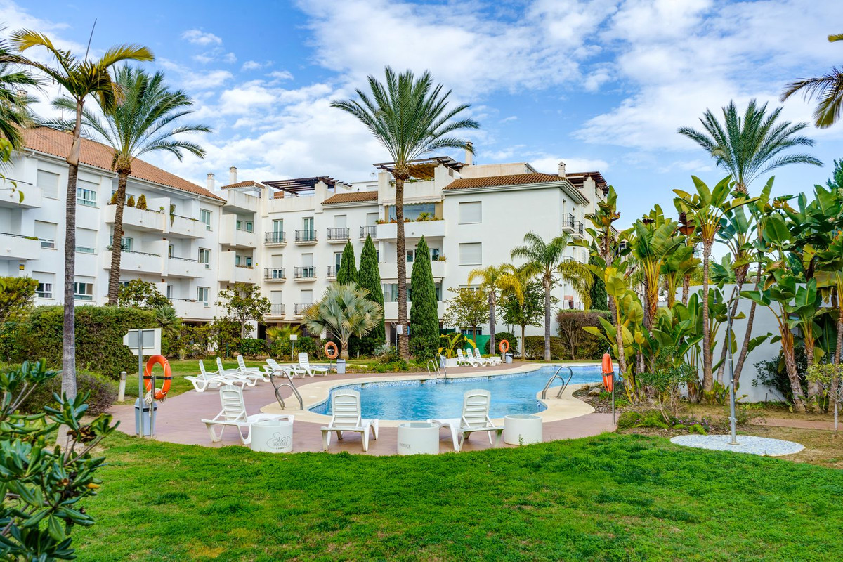 f3b91dd32de32f3ff481c095bf2cbcd4 - 21