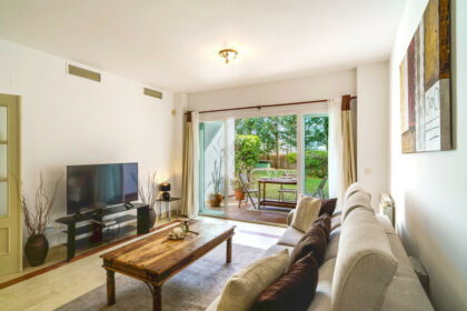 f3b91dd32de32f3ff481c095bf2cbcd4 - 24