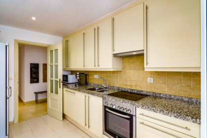 f3b91dd32de32f3ff481c095bf2cbcd4 - 3