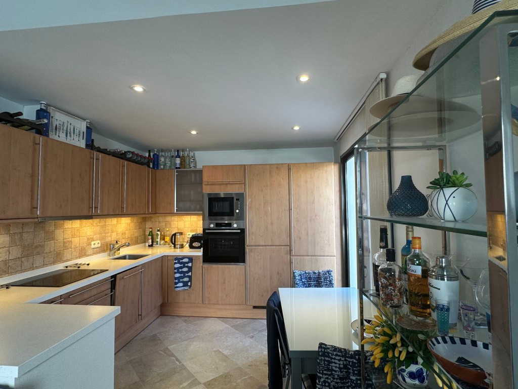 f3e83f73f8f0e82733b80e4d71d34877 - 20